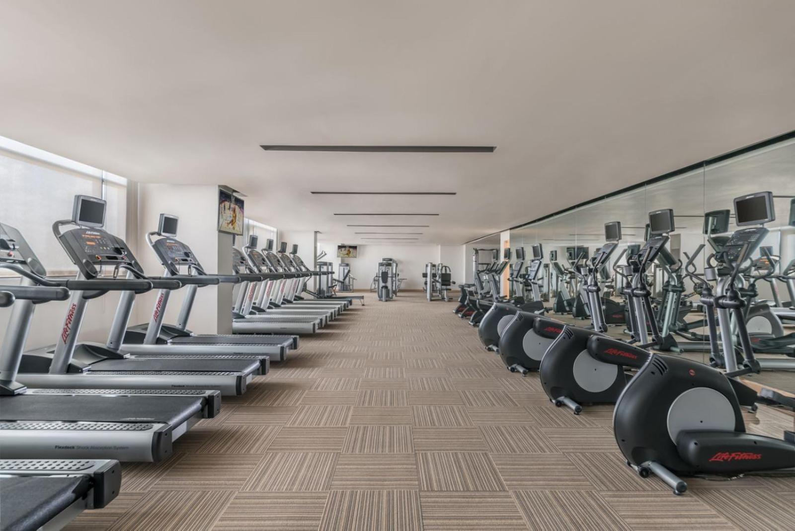 Seda Vertis North Quezon City Exterior photo The gym at the hotel